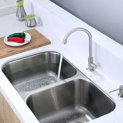 304 de Mixernikkel van het roestvrij staal Heet en Koud die Bassin voor Keuken wordt geborsteld